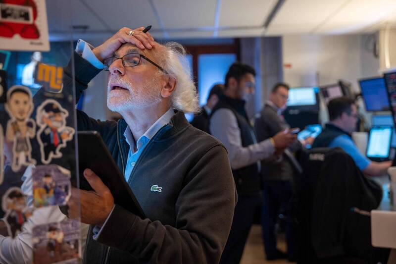 科技股暴跌！特斯拉崩逾12.3％ 台積電ADR重挫5.9％