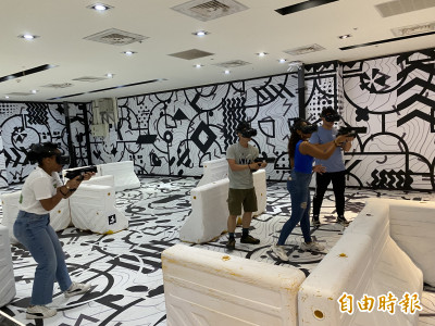 義大Outlet首創5GVR沉浸式體驗遊戲  可供超過15人對戰