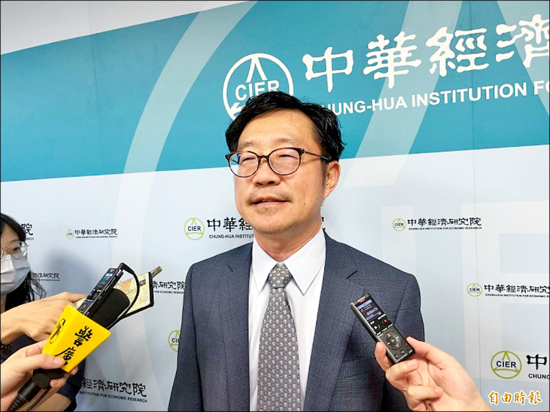 9月PMI轉緊縮 中經院：製造業觀望