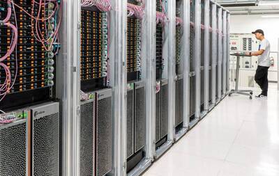 加州新創公司晶片 速度比輝達快20倍