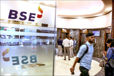 外資10月撤出逾百億美元！印股嚇趴重挫約1500點