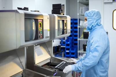 蘋果供應商英磊晶廠IQE考慮賣台灣子公司 股價崩15％