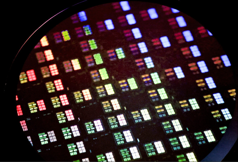 〈財經週報-半導體業2025年展望〉AI帶動換機潮 IC設計明年走俏