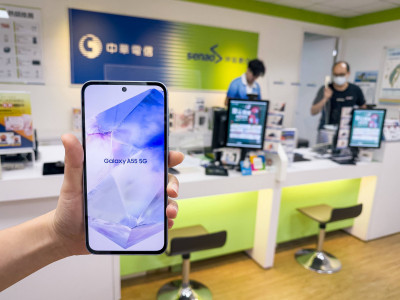 三星擊敗蘋果！Galaxy A55奪神腦年度銷售冠軍