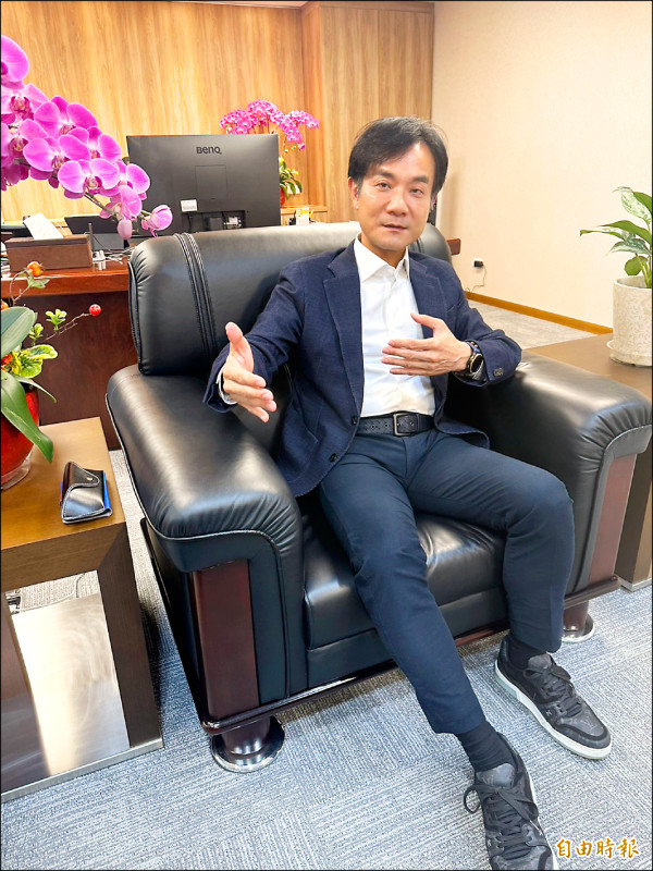 〈財經週報-人物專訪〉資策會董事長黃仲銘︰藉AI接地氣 建立產業轉型商業模式