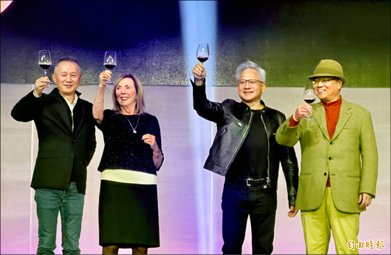 黃仁勳加持 緯創伺服器營收拚過半