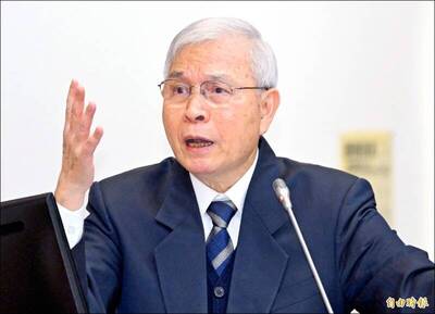 利率連4凍！央行下修今年經濟成長率至3.05％