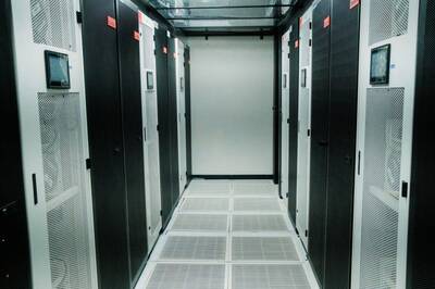 蔡崇信警告AI泡沫 ! 外資打臉 :阿里上月才宣布擴大AI投資