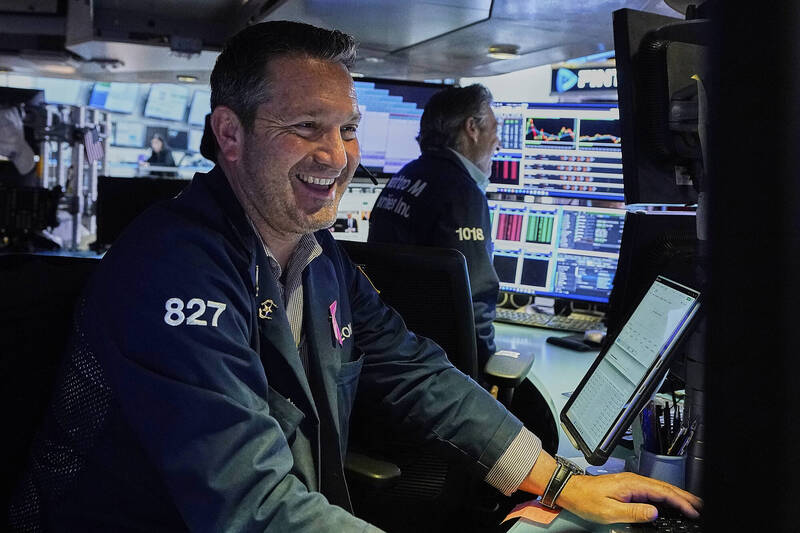 川普宣布美英貿易協議！道瓊收高254.48點 台積電ADR續漲