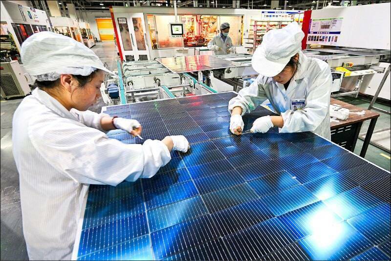 習近平大吹「新三樣」已倒一樣 太陽能5龍頭慘賠1.8兆