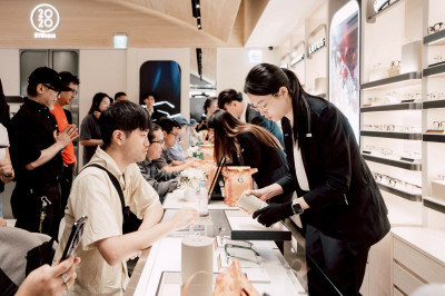 宏達電: AI眼鏡預購超過預期 努力交貨中