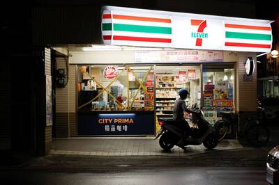 台灣超商有多神？《華郵》驚呆什麼都有 外國人到訪也不敢置信