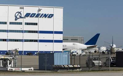 財務壓力破表！波音777X交機延遲6年 CEO親曝「1事」卡關