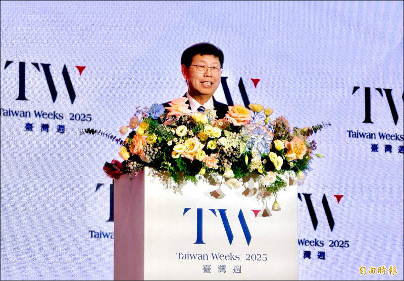 鴻海劉揚偉：AI終將走向實體 長期仍有成長空間