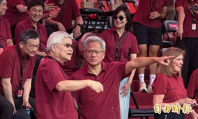 黃仁勳現身台積電運動會 張忠謀臨時缺席