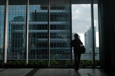 58歲經理存2400萬元提前退休 不到1年因「1大誤判」懇求下屬給兼職