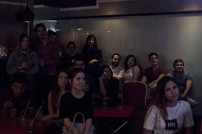 30歲產品經理把「詩人」當副業！結果做成年營收464萬元大生意