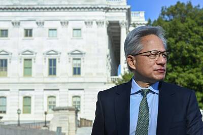 H200晶片放行！黃仁勳早說「北京沒興趣」外媒曝輝達面臨兩種選擇