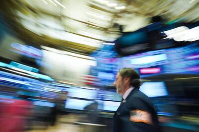 2025年富豪財富暴增2.2兆美元 ! 彭博曝 : 8人吃下 25％