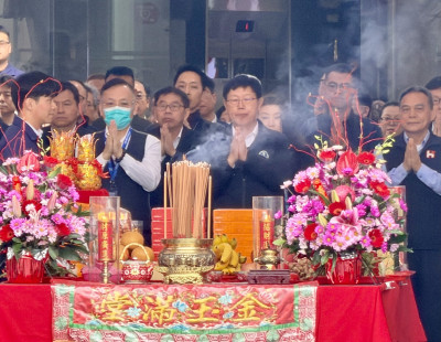 鴻海AI業務太強！劉揚偉藏不住笑意：今年營收絕對雙位數成長