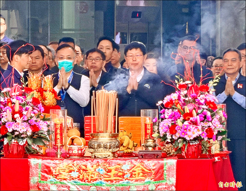 鴻海AI業務太強 劉揚偉：今年絕對雙位數成長