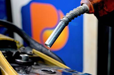 油價飆漲有救了？傳G7今緊急開會擬釋出4億桶戰備儲油