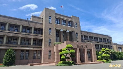 川普祭新藥品關稅  行政院：專利藥規劃設廠、學名藥暫時豁免