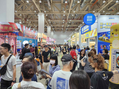 AI開店時代來了！無人商店、自動炒菜機現身台中加盟展