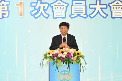 鴻海劉揚偉：電電公會德州、亞利桑那園區 最快今年有好消息