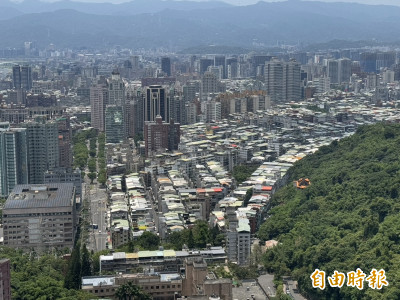 越來越孤獨！一人家戶10年大增124萬戶 三代同堂大減47萬戶