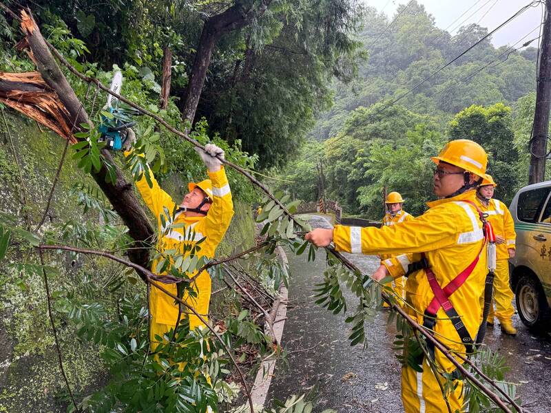 巴威釀全台曾停電逾20萬戶 新竹、桃園、新北逾千戶待復電