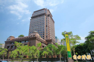 國泰金控上半年賺765億 人壽淨值翻倍逼近兆元