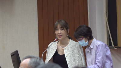 這樣穿不純樸？赴國會備詢被立委批評著裝  賈永婕：有點錯愕