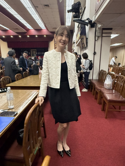 這樣穿不純樸？赴國會備詢被立委批評著裝  賈永婕：有點錯愕