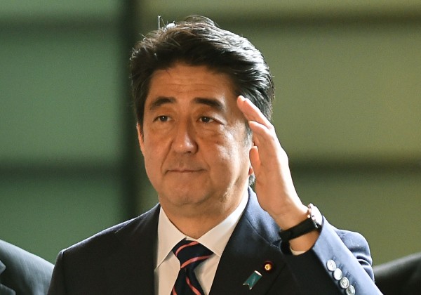 安倍改組效應發威!日圓續貶破105 日股強漲