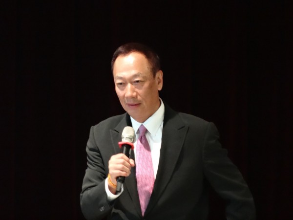 鴻海攜手群創 砸500億投資面板