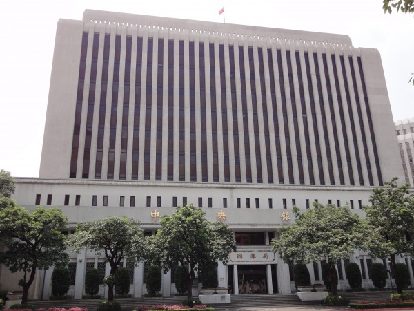 11月M1B、M2 黃金交叉收斂
