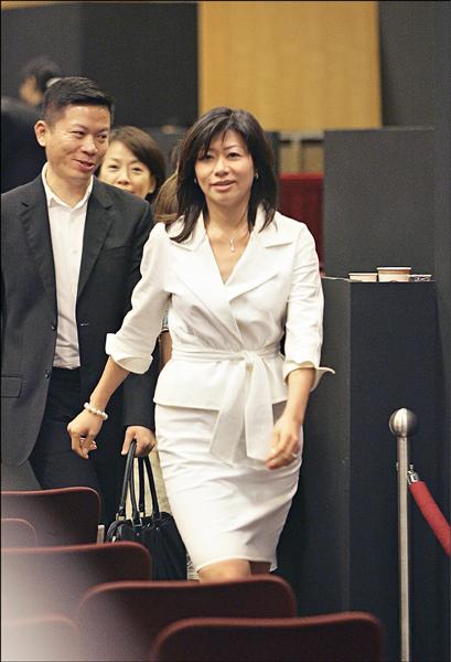 林百里情牽美女 正宮遠走海外