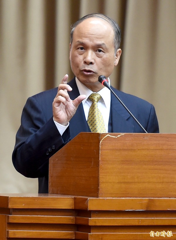 都是they的錯?財長:民眾把政府踩腳下是不對的