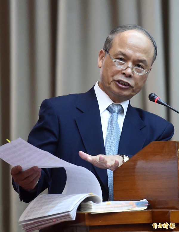 財長:台灣稅收撐不起社會福利制度