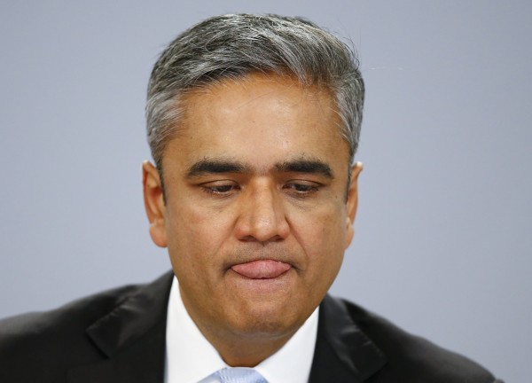 德意志銀行身陷醜聞 共同CEO連袂下台