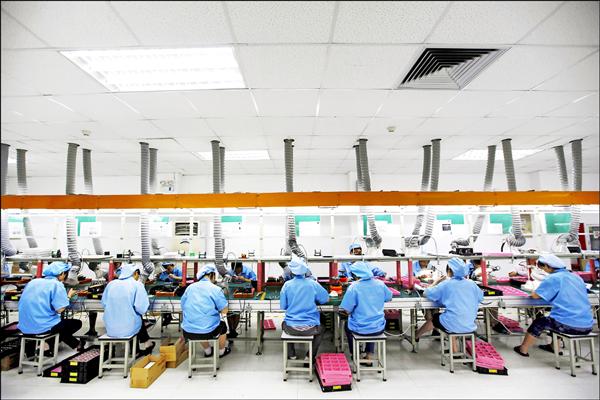 中國公布 去年平均工資近25萬 網民酸︰和馬雲平均 年薪破億