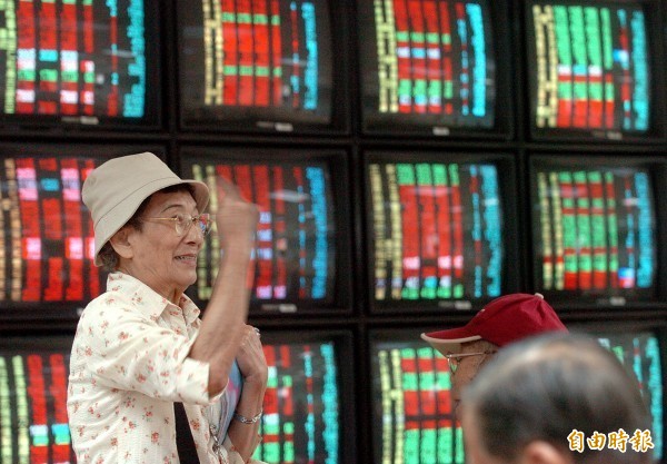 受惠歐美股大漲 台股今收漲49.37點