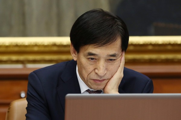 南韓央行按兵不動 韓元強升1%