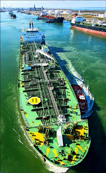外資投行悲觀預測 油價恐探10美元?