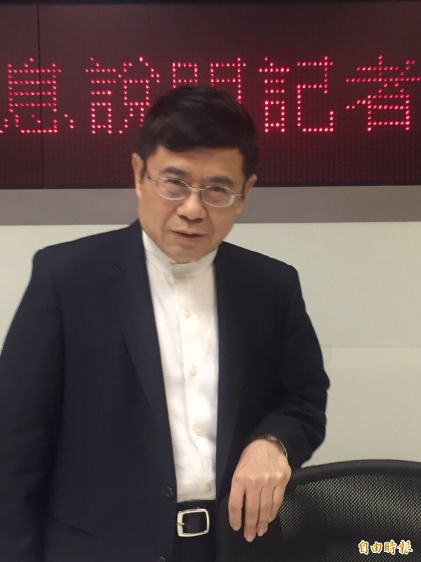 矽品董事長林文伯 拿下新浪盃商界棋王