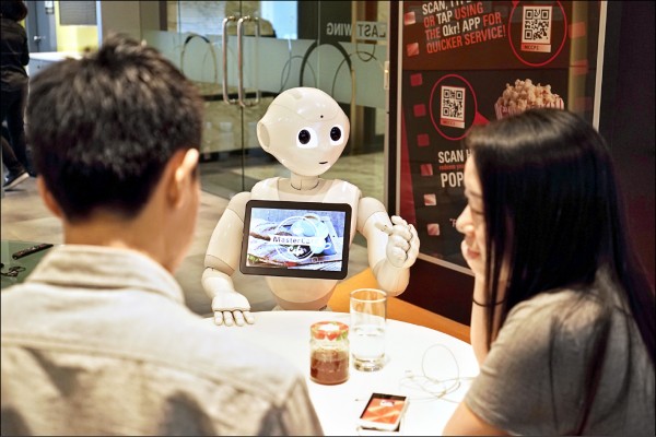 Pizza Hut、萬事達卡、日本軟銀 推機器人點餐