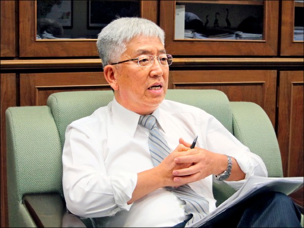 違憲說 張金鶚批陳冲離譜
