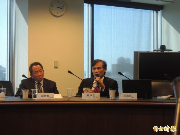 京城銀董座:利率趴地,至少還要維持二年