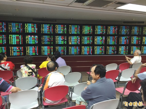 台股再跌逾百點 失守9000點大關